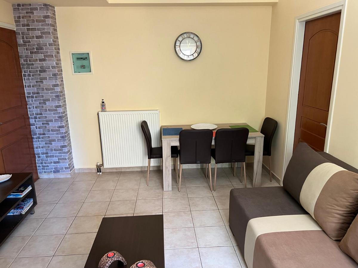 Bessis Apartments Каламата Экстерьер фото